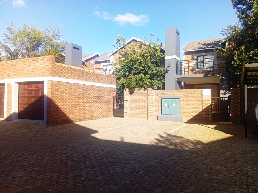 4 Bedroom Property for Sale in Heuwelsig Free State